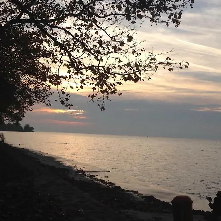 Tamas Sziveben- Egesz Evben Nyitva! Lägenhet Balatonföldvár