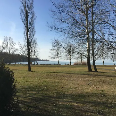 Tamas Sziveben- Egesz Evben Nyitva! Balatonföldvár