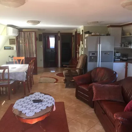 Tamas Sziveben- Egesz Evben Nyitva! Apartment Balatonfoldvar